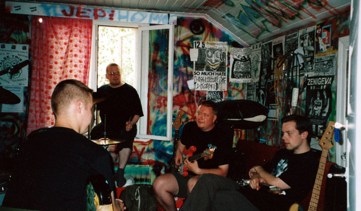 ORGAN THING: Fresh skronk from Finland’s Can Can Heads and who or what is&nbsp;Tenzenmen?