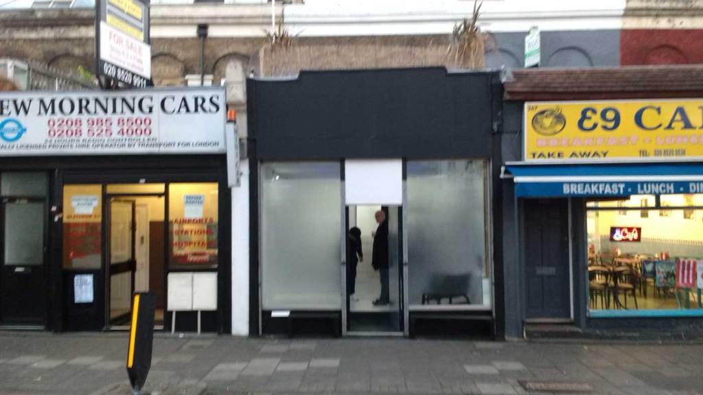 Seeing - Well Street. E9, November 2016