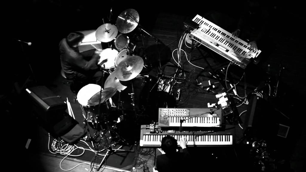 ORGAN THING: Monday’s five slices of music, mouse on the keys, Zeus!, Jóhann Jóhannsson, Kristin Hersh’s new album in full and the Warsaw Improvisers Orchestra…