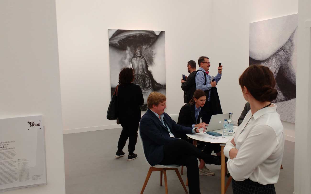 xfrieze2017_caption-this