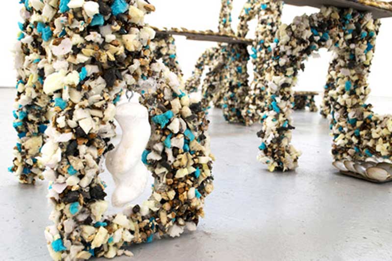 anna_reading_pothole