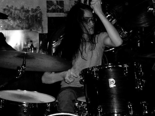 laurenknewmanplayingdrums