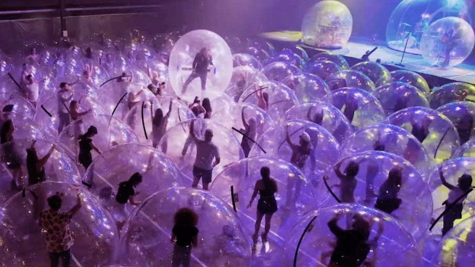 ORGAN THING: The Flaming Lips have staged a unique pair of gigs in Oklahoma, with both the band and their audience inside individual inflatable&nbsp;balls…