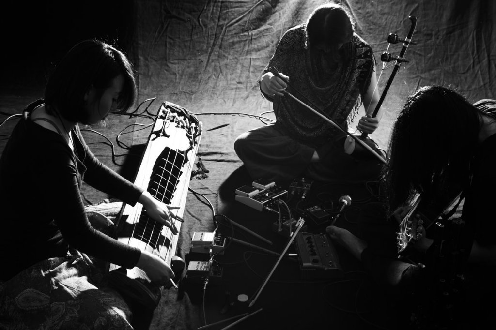 ORGAN THING: Jambinai, South Korea’s maestros of intense folk-infused post-rock release a new EP, hear a track here. They’re also announced as one of the headliners for Portals Festival at EartH in Hackney in May&nbsp;2023…